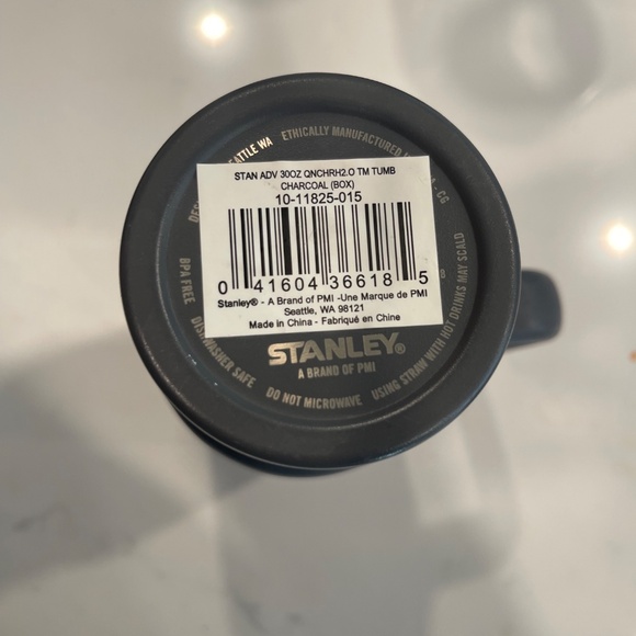 Stanley Adventure Quencher 30oz Tumbler • Grey • Excellent Condition - Picture 2 of 6